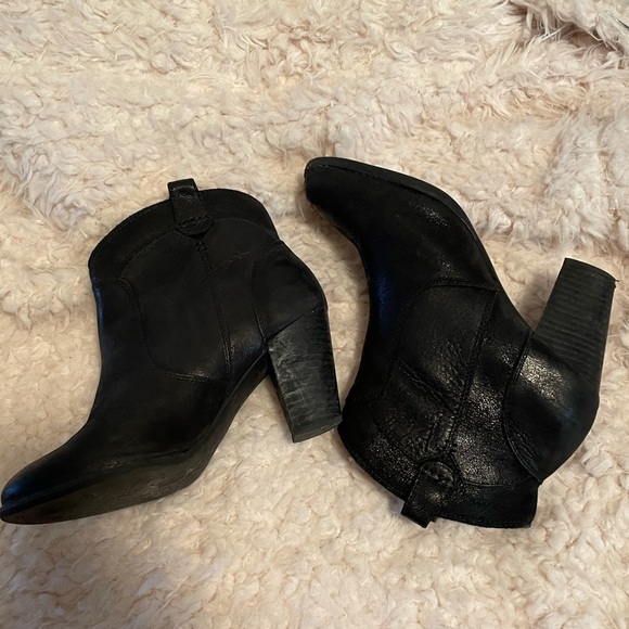 Clarks Women's Heath Harrier Ankle Boot - Picture 4 of 9